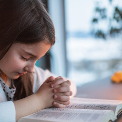 Are you teaching your child to pray the right way? Here’s three truths you need to know.
