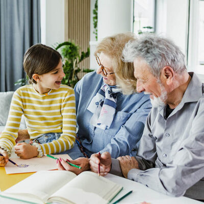 Engaging elders: 5 tips to involve grandparents in homeschooling